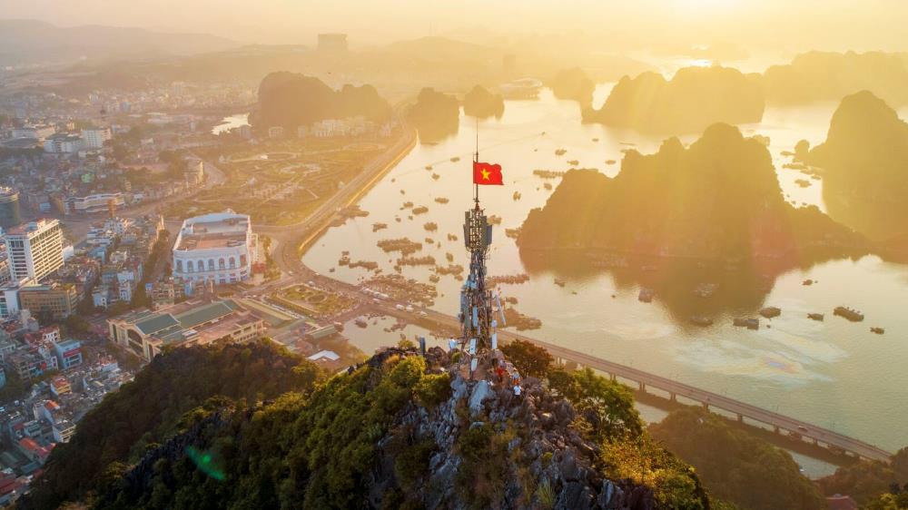 Author's tour 13 days: 5 days beach, 5* cruise on Halong Bay, excursion to Ning Binh, Sapa