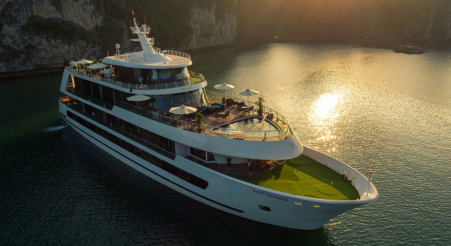 Author's tour 13 days: 5 days beach, 5* cruise on Halong Bay, excursion to Ning Binh, Sapa