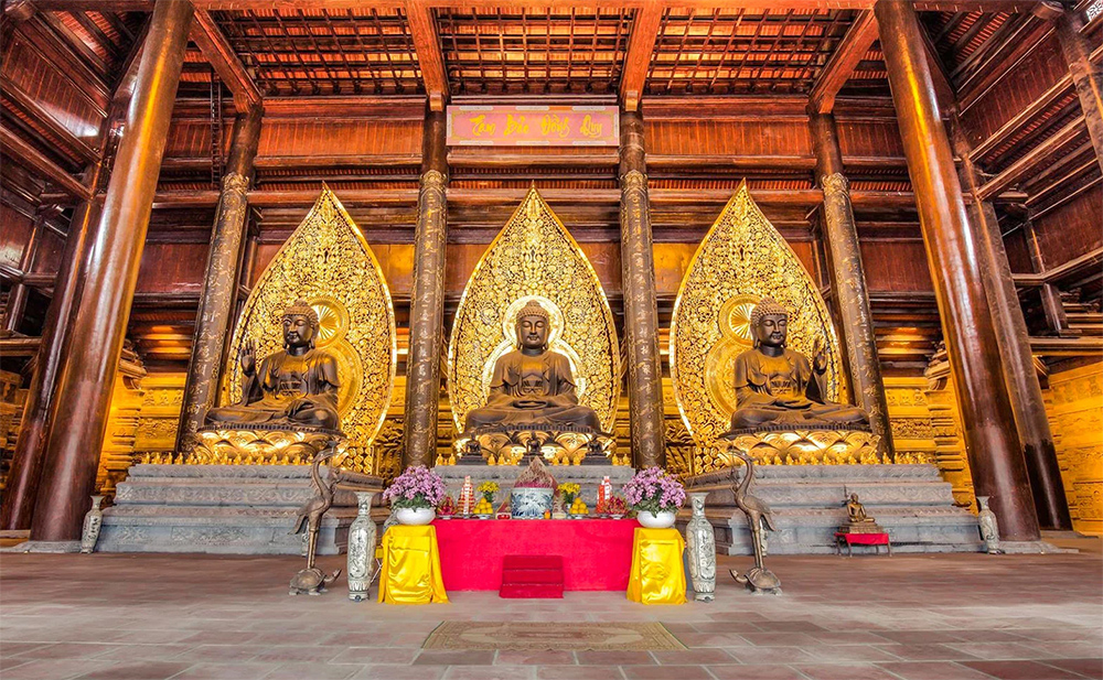 Fragrant Pagoda and Tam Chuk
